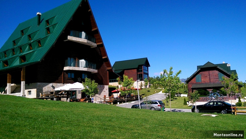 Отель в альпийском стиле в Дурмиторе, который с радостью примет нас на ночлег!